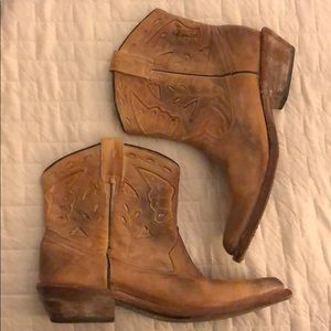 BedStu cowgirl boots